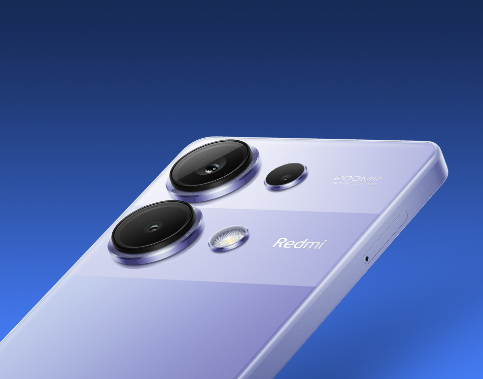 Close-up of the Redmi Note 13 Pro’s 200MP camera
